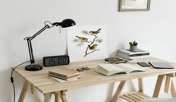 وِیژگی چراغ مطالعه استاندارد