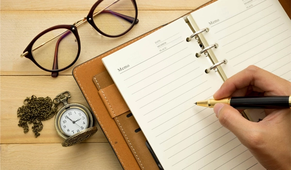 چگونه دفتر خاطرات خود را تزیین کنیم؟